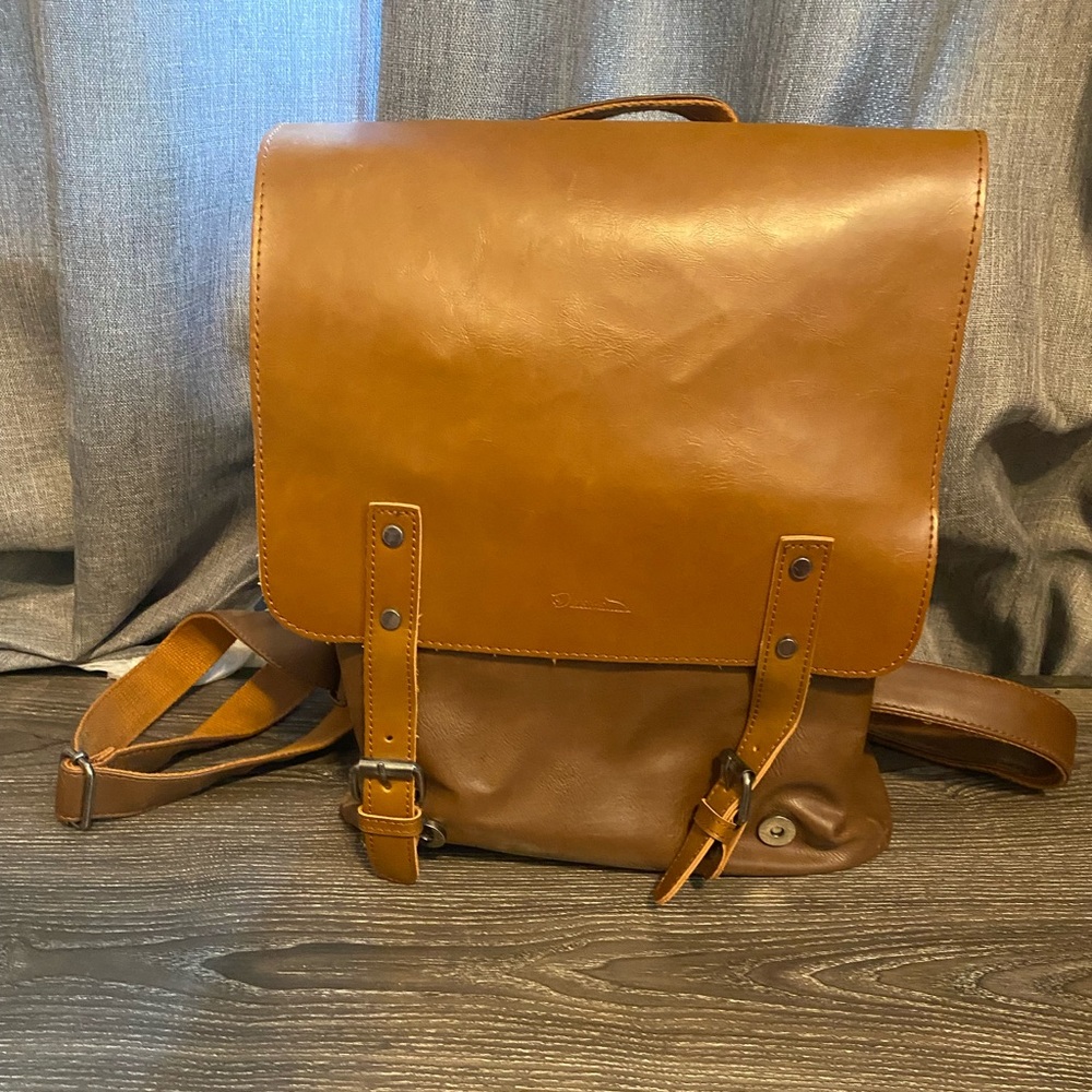 Leather backpack - Picture 2 of 3
